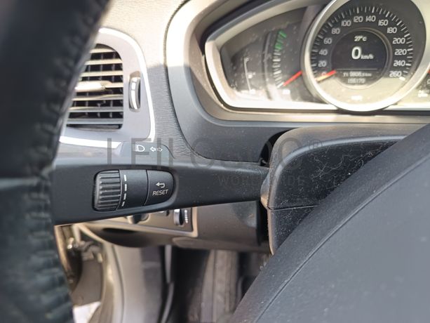 Volvo V40 · Ano 2016