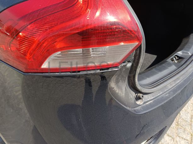 Volvo V40 · Ano 2016