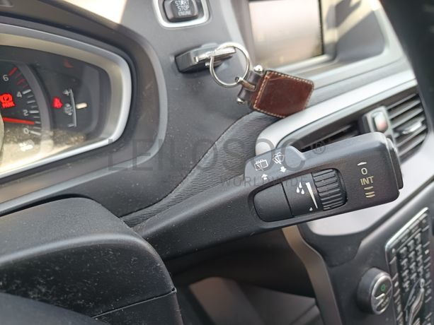 Volvo V40 · Ano 2016
