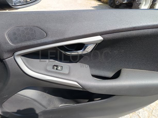 Volvo V40 · Ano 2016