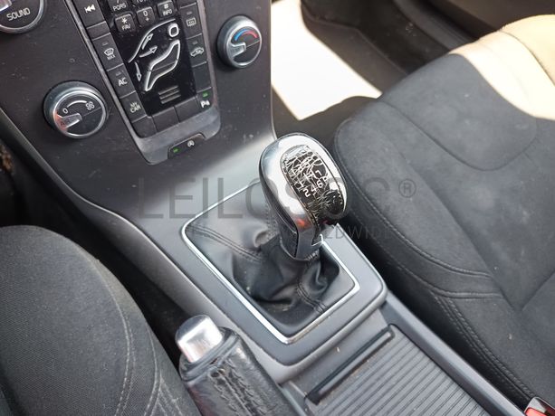 Volvo V40 · Ano 2016