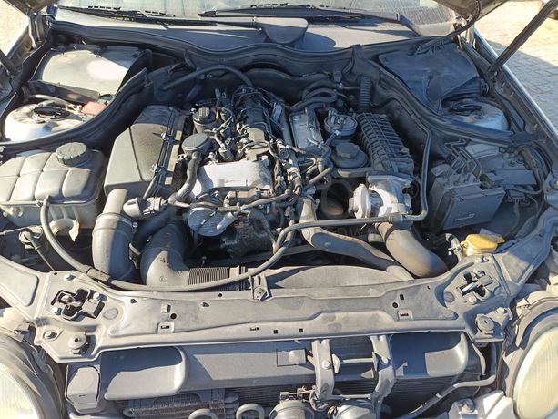 Mercedes-Benz C220 CDI · Ano 2003