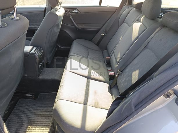 Mercedes-Benz C220 CDI · Ano 2003