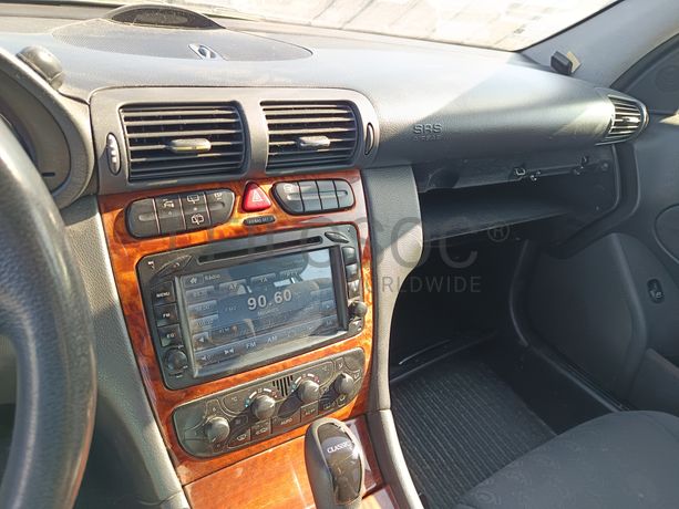 Mercedes-Benz C220 CDI · Ano 2003
