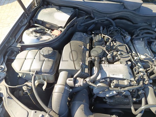Mercedes-Benz C220 CDI · Ano 2003