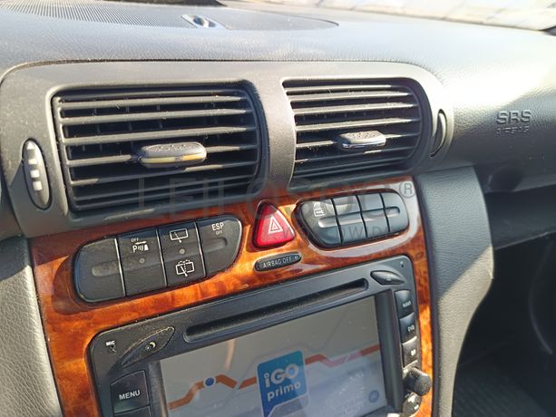 Mercedes-Benz C220 CDI · Ano 2003