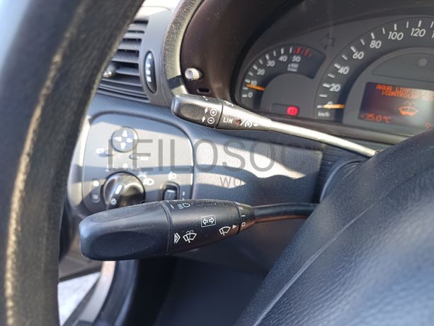 Mercedes-Benz C220 CDI · Ano 2003