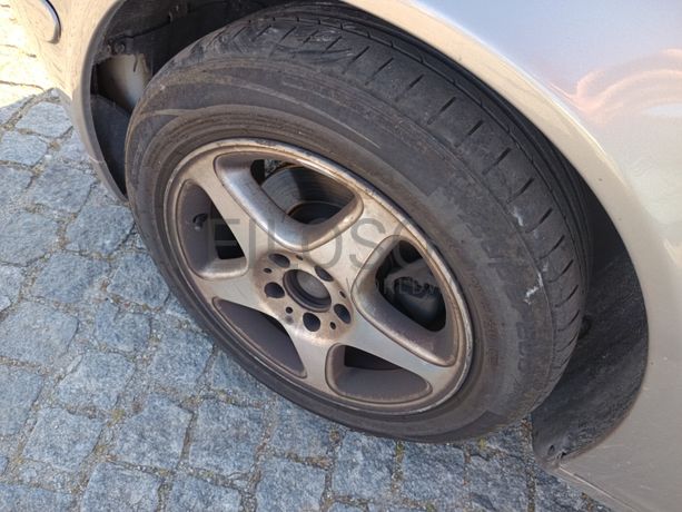 Mercedes-Benz C220 CDI · Ano 2003