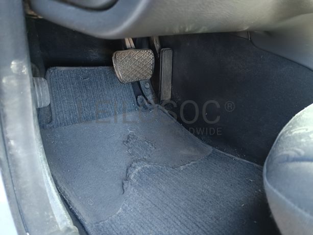Mercedes-Benz C220 CDI · Ano 2003