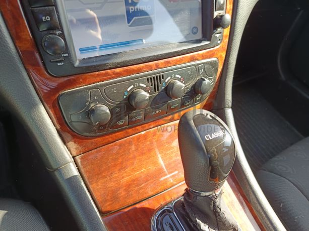 Mercedes-Benz C220 CDI · Ano 2003