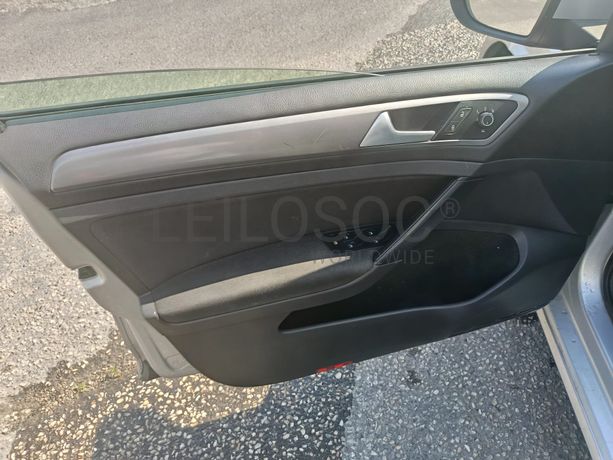 Volkswagen Golf V 1.6 TDI · Ano 2014