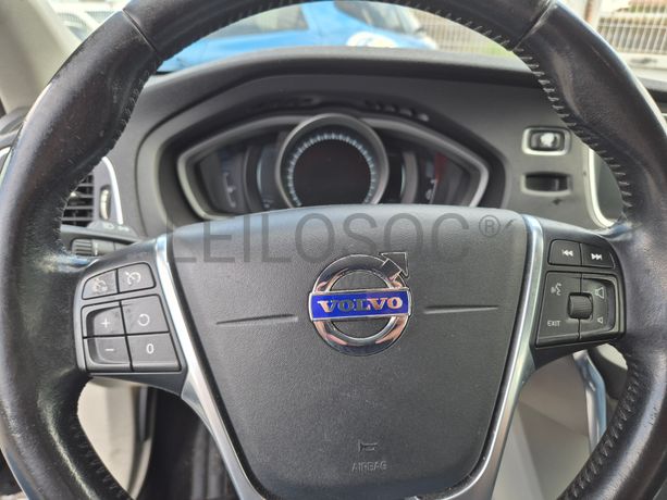 Volvo V40 · Ano 2016