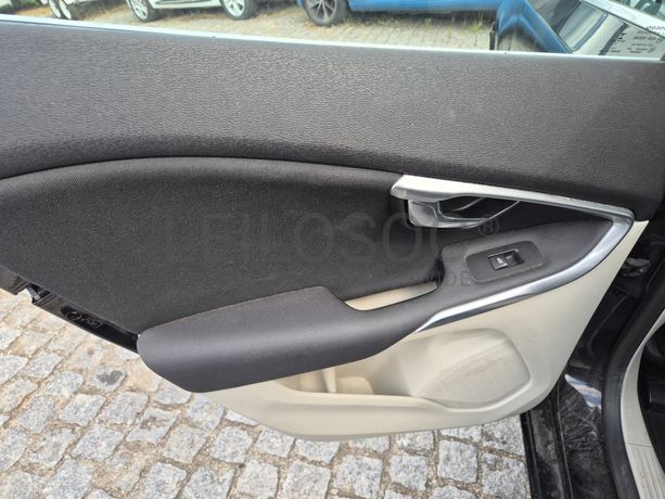 Volvo V40 · Ano 2016