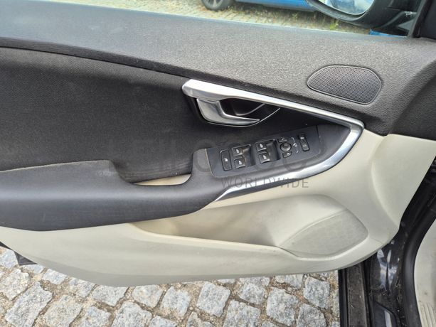 Volvo V40 · Ano 2016