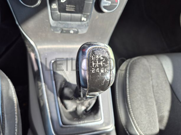 Volvo V40 · Ano 2016