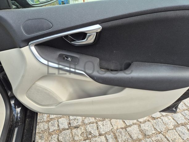 Volvo V40 · Ano 2016