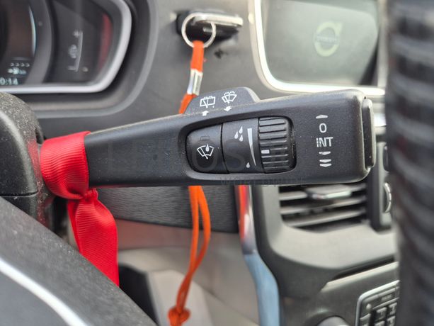 Volvo V40 · Ano 2016