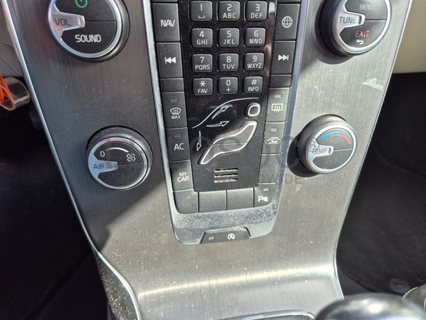 Volvo V40 · Ano 2016
