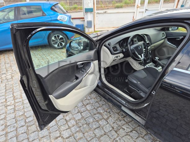 Volvo V40 · Ano 2016