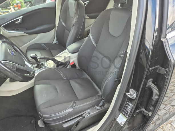 Volvo V40 · Ano 2016