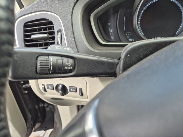 Volvo V40 · Ano 2016