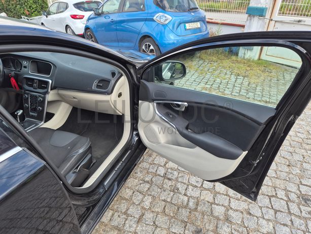 Volvo V40 · Ano 2016
