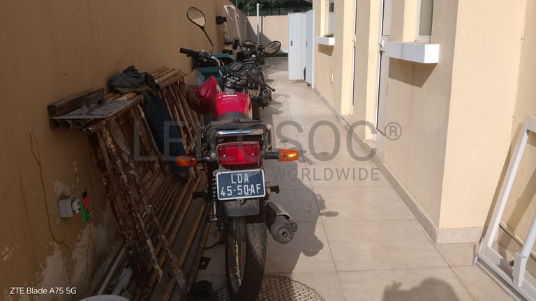 2 Motociclos Yamaha e Leopard