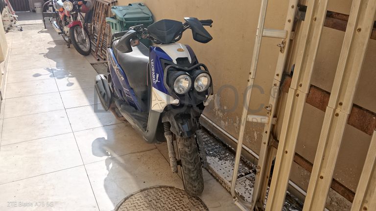 2 Motociclos Yamaha e Leopard