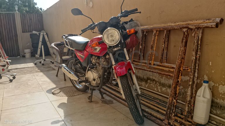 2 Motociclos Yamaha e Leopard