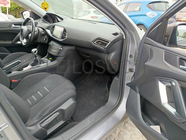 Peugeot 308 · Ano 2014