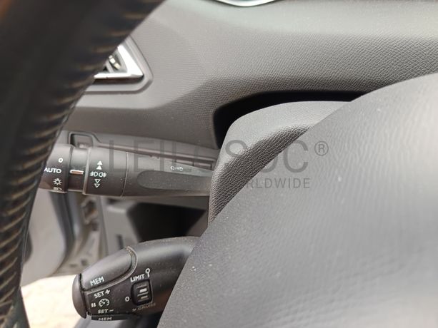 Peugeot 308 · Ano 2014