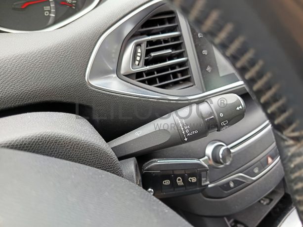 Peugeot 308 · Ano 2014