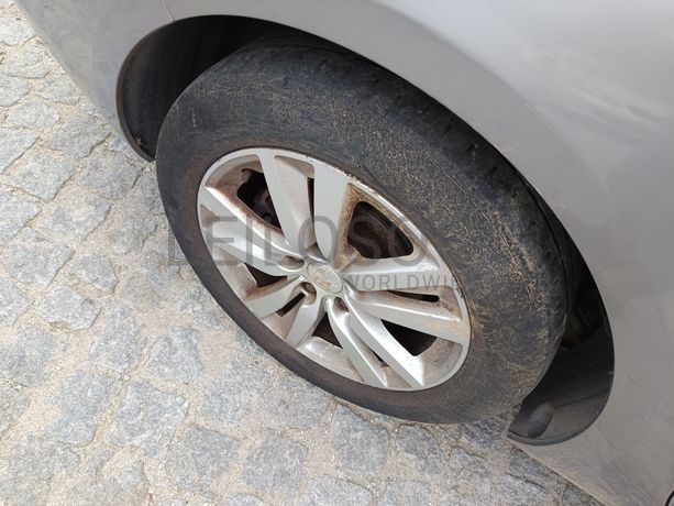 Peugeot 308 · Ano 2014