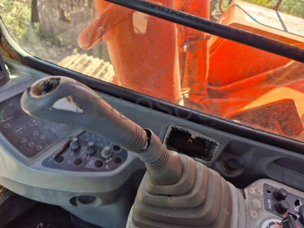 Escavadora Hitachi · Ano 2002