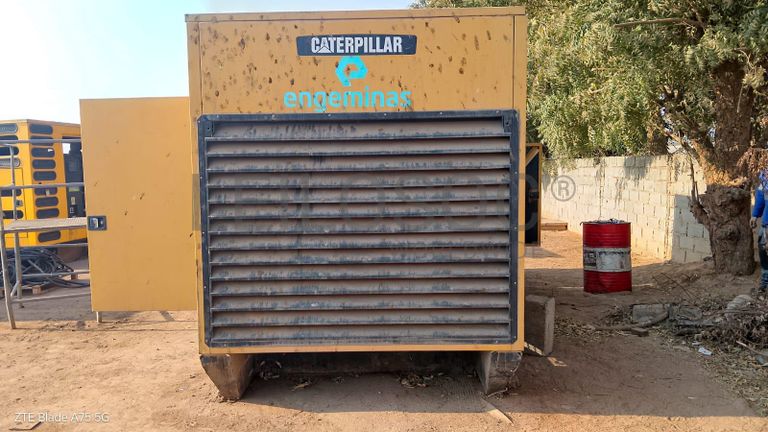 Gerador CATERPILLAR 900 KVA