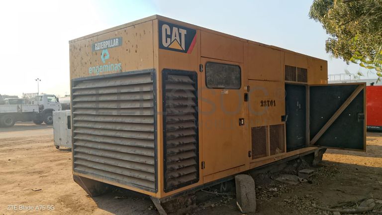 Gerador CATERPILLAR 900 KVA