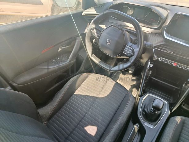 Peugeot 2008 · Ano 2021