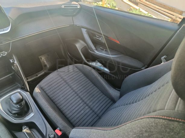 Peugeot 2008 · Ano 2021