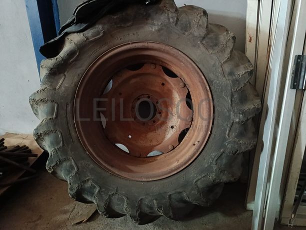 Pneu de tractor com jante