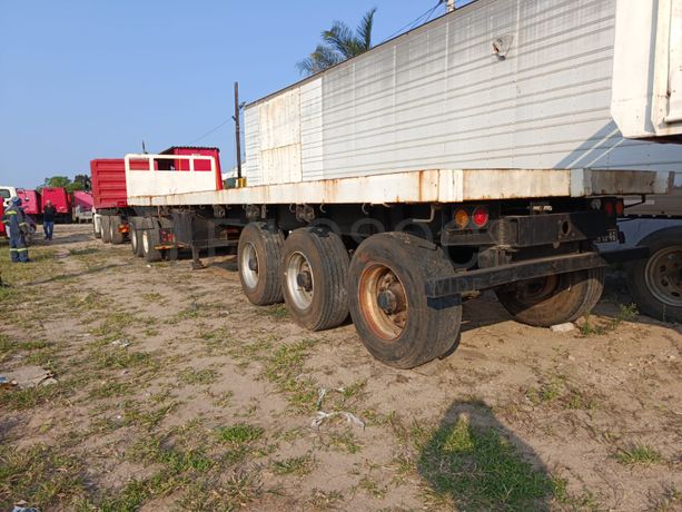 Atrelado de Três eixos | Three-axle trailer