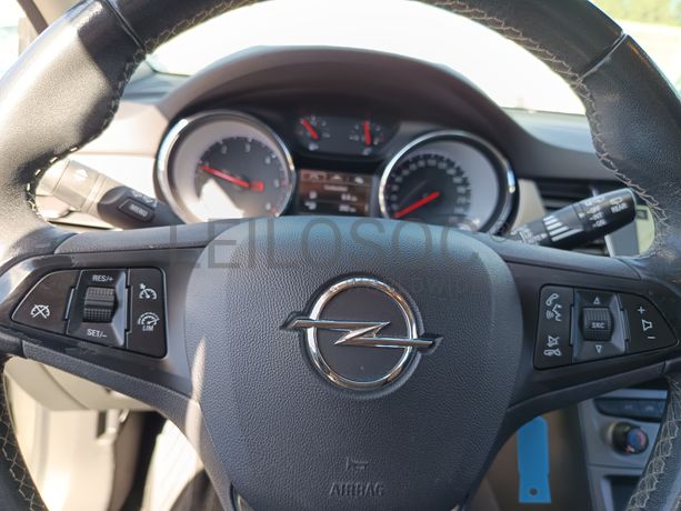 Opel Astra · Ano 2021