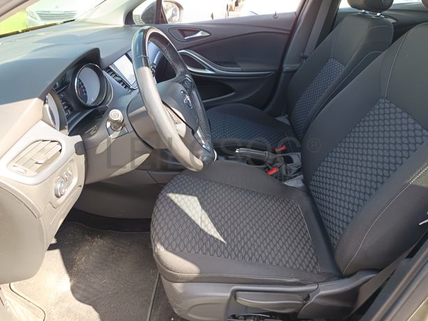 Opel Astra · Ano 2021