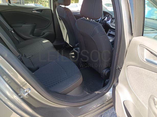 Opel Astra · Ano 2021