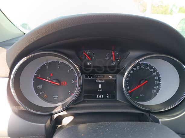 Opel Astra · Ano 2021