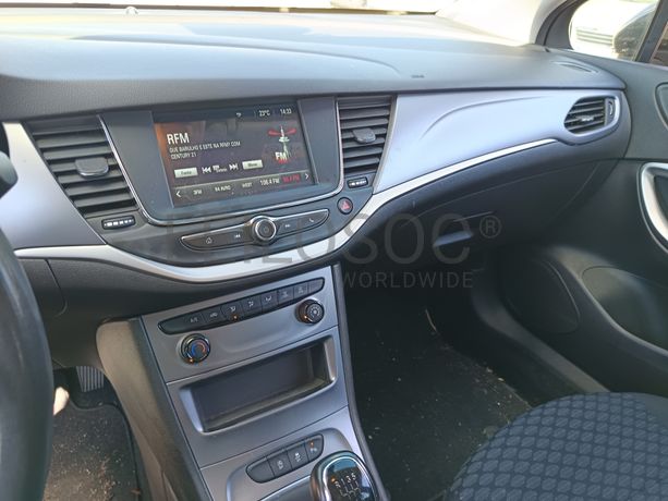 Opel Astra · Ano 2021
