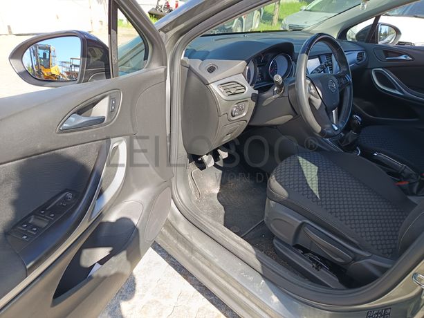Opel Astra · Ano 2021