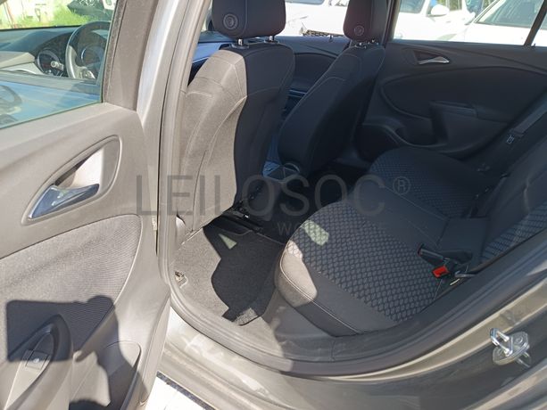 Opel Astra · Ano 2021