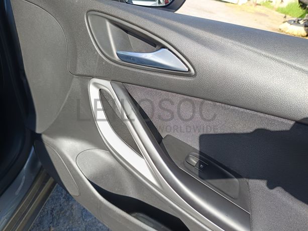 Opel Astra · Ano 2021