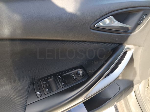 Opel Astra · Ano 2021