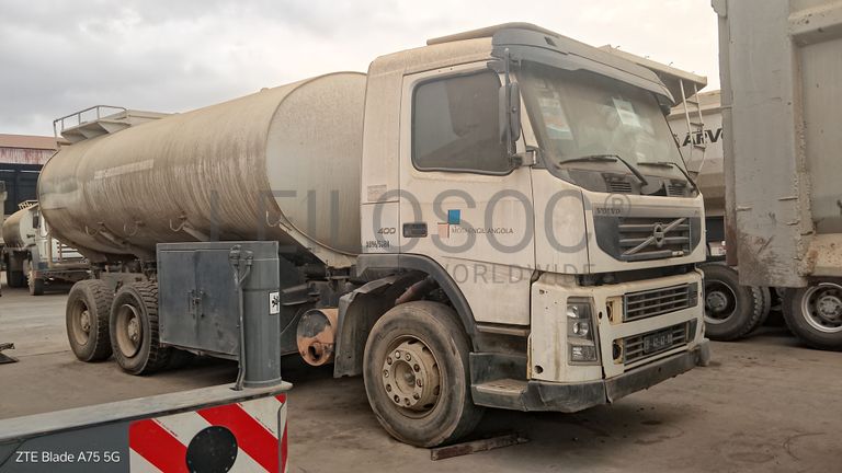 Auto-Tanque de Água 15 M3 VOLVO